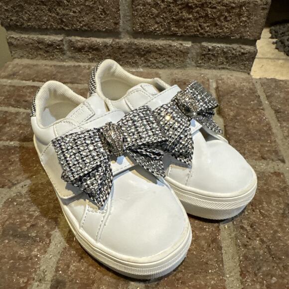Kurt Geiger London Girls Sneakers Size 8 Laney Bow Adjustable Strap Cute Shoes - Picture 1 of 16